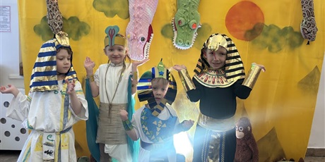 Powiększ grafikę: Przedszkolny bal przebierańców "Pod piramidami"