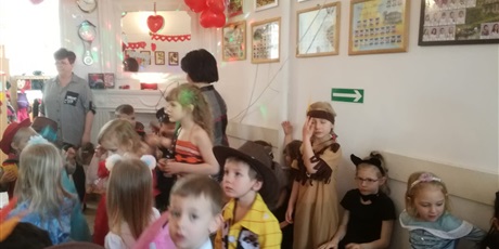 Powiększ grafikę: Bal karnawałowy w Gwarnym Dworku