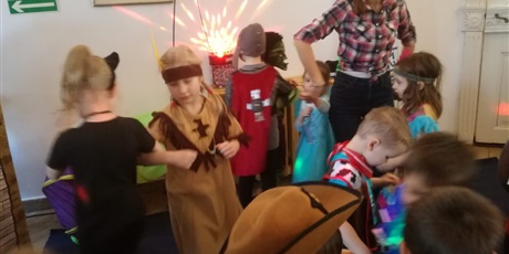 Powiększ grafikę: Bal karnawałowy w Gwarnym Dworku