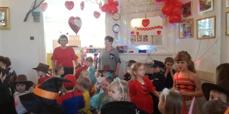 Powiększ grafikę: Bal karnawałowy w Gwarnym Dworku