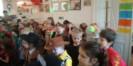 Powiększ grafikę: Bal karnawałowy w Gwarnym Dworku