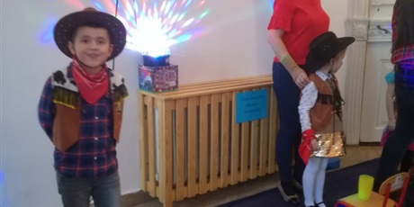 Powiększ grafikę: Bal karnawałowy w Gwarnym Dworku