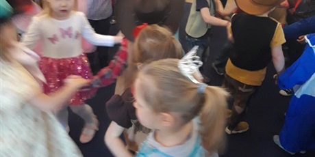 Powiększ grafikę: Bal karnawałowy w Gwarnym Dworku