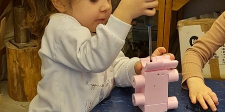 Biedronki na zajęciach technicznych we Fregacie