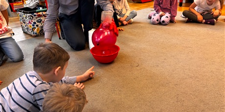 Ciekawy Świat w  Żuczkach