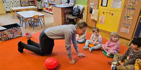 Eksperymenty na zajęciach "Ciekawy Świat" w Pszczółkach