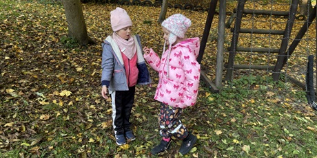 Powiększ grafikę: Jesienne zabawy w ogrodzie Żuczków