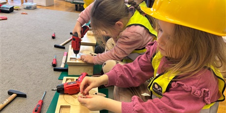 Powiększ grafikę: Listopadowe majsterkowanie w Żuczkach