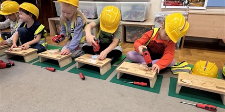 Powiększ grafikę: Listopadowe majsterkowanie w Motylkach