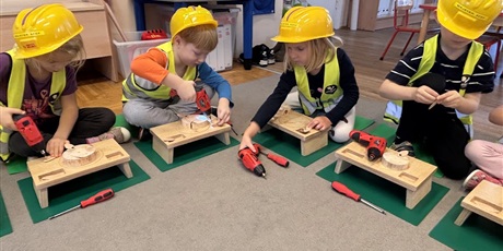 Powiększ grafikę: Listopadowe majsterkowanie w Motylkach