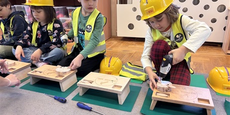 Powiększ grafikę: Listopadowe majsterkowanie w Motylkach