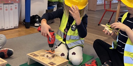 Powiększ grafikę: Listopadowe majsterkowanie w Motylkach