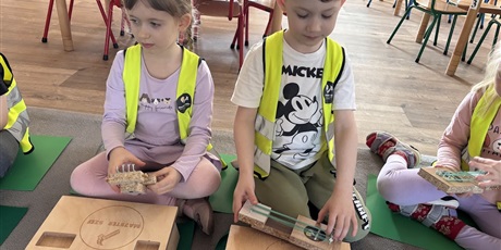 Powiększ grafikę: Majsterkowanie w Motylkach