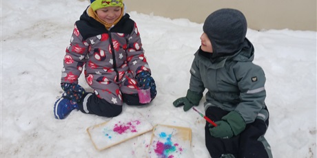 Powiększ grafikę: Malowanie na śniegu w Biedroneczkach