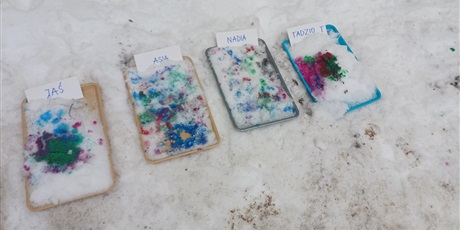 Powiększ grafikę: Malowanie na śniegu w Biedroneczkach