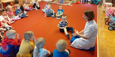 Powiększ grafikę: Mama Stefana opowiada o zawodzie lekarza - Motylki 