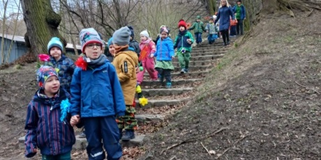 Powiększ grafikę: Motylki na spacerze w poszukiwaniu oznak wiosny