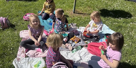 Powiększ grafikę: Obchody Dnia Dziecka - piknik w ogrodzie - Motylki 