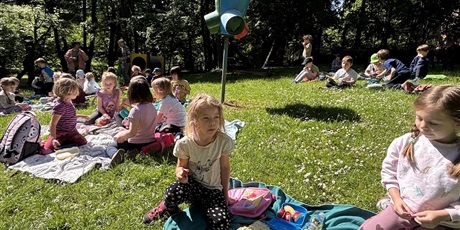 Powiększ grafikę: Obchody Dnia Dziecka - piknik w ogrodzie - Motylki 