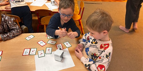 Powiększ grafikę: Ozoboty w Żuczkach