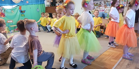 Powiększ grafikę: Przedstawienie Biedronek " Wielkanocny koszyczek"