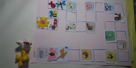 Powiększ grafikę: Przedszkolaki z Gwarnego Dworku uczą się angielskiego w domu!