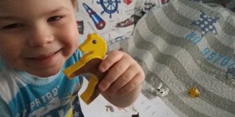 Powiększ grafikę: Przedszkolaki z Gwarnego Dworku uczą się angielskiego w domu!