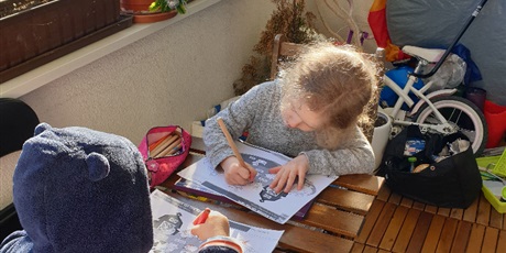 Powiększ grafikę: Przedszkolaki z Gwarnego Dworku uczą się angielskiego w domu!