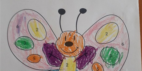 Powiększ grafikę: Przedszkolaki z Gwarnego Dworku uczą się angielskiego w domu!