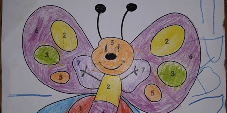 Powiększ grafikę: Przedszkolaki z Gwarnego Dworku uczą się angielskiego w domu!