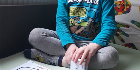 Powiększ grafikę: Przedszkolaki z Gwarnego Dworku uczą się angielskiego w domu!