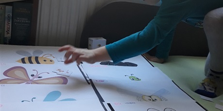 Powiększ grafikę: Przedszkolaki z Gwarnego Dworku uczą się angielskiego w domu!