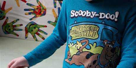 Powiększ grafikę: Przedszkolaki z Gwarnego Dworku uczą się angielskiego w domu!