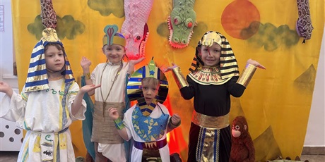 Powiększ grafikę: Przedszkolny bal przebierańców "Pod piramidami"