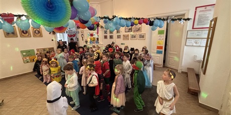 Powiększ grafikę: Przedszkolny bal przebierańców "Pod piramidami"