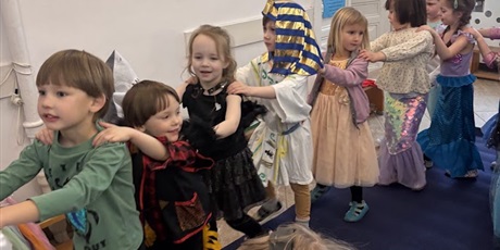 Powiększ grafikę: Przedszkolny bal przebierańców "Pod piramidami"