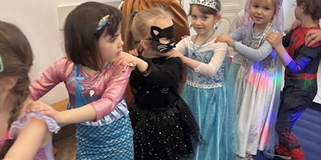 Powiększ grafikę: Przedszkolny bal przebierańców "Pod piramidami"