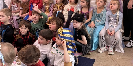 Powiększ grafikę: Przedszkolny bal przebierańców "Pod piramidami"