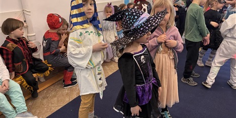 Powiększ grafikę: Przedszkolny bal przebierańców "Pod piramidami"