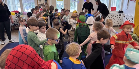 Powiększ grafikę: Przedszkolny bal przebierańców "Pod piramidami"