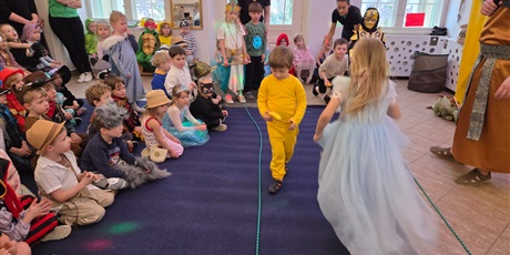 Powiększ grafikę: Przedszkolny bal przebierańców "Pod piramidami"