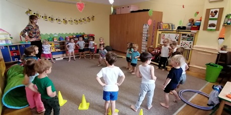 Powiększ grafikę: Sport to zdrowie - zabawy ruchowe w Pszczółkach