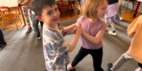 Powiększ grafikę: Tańce w Żuczkach