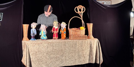 Powiększ grafikę: Teatr Conieco z przedstawieniem "O kapryśnej księżniczce"