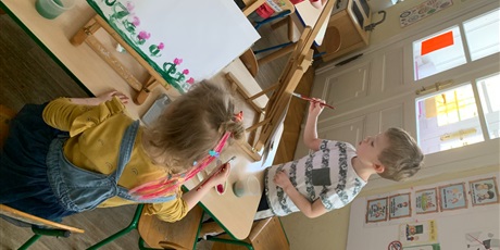 Tydzień Sztuki. Malowanie na sztalugach malarskich- Biedroneczki