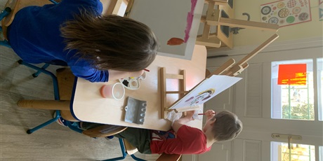 Powiększ grafikę: Tydzień Sztuki. Malowanie na sztalugach malarskich- Biedroneczki