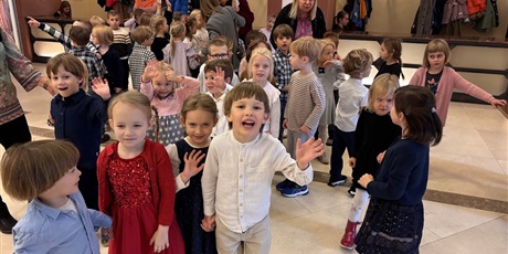 Powiększ grafikę: Udział Żuczków w koncercie edukacyjnym w Filharmonii Bałtyckiej "Sekretne życie gdańskiej filharmonii"