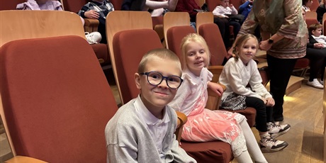 Powiększ grafikę: Udział Żuczków w koncercie edukacyjnym w Filharmonii Bałtyckiej "Sekretne życie gdańskiej filharmonii"