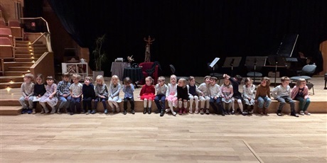 Powiększ grafikę: Udział Żuczków w koncercie edukacyjnym w Filharmonii Bałtyckiej "Sekretne życie gdańskiej filharmonii"