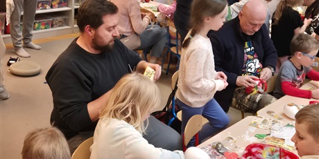 Powiększ grafikę: Warsztaty wiosenne z rodzicami w grupie Żuczki